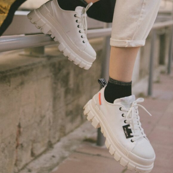 Palladium Revolt LO TX Star White Womens Platform Boots - Picture 2 of 3